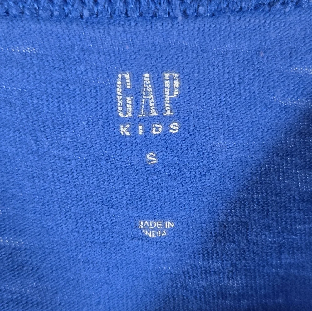 Set of 2 Boys Tees Size Small‎ – Old Navy Turtle & Gap Colorblock